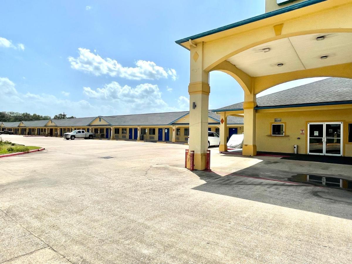 Luxury Inn Liberty Exterior photo